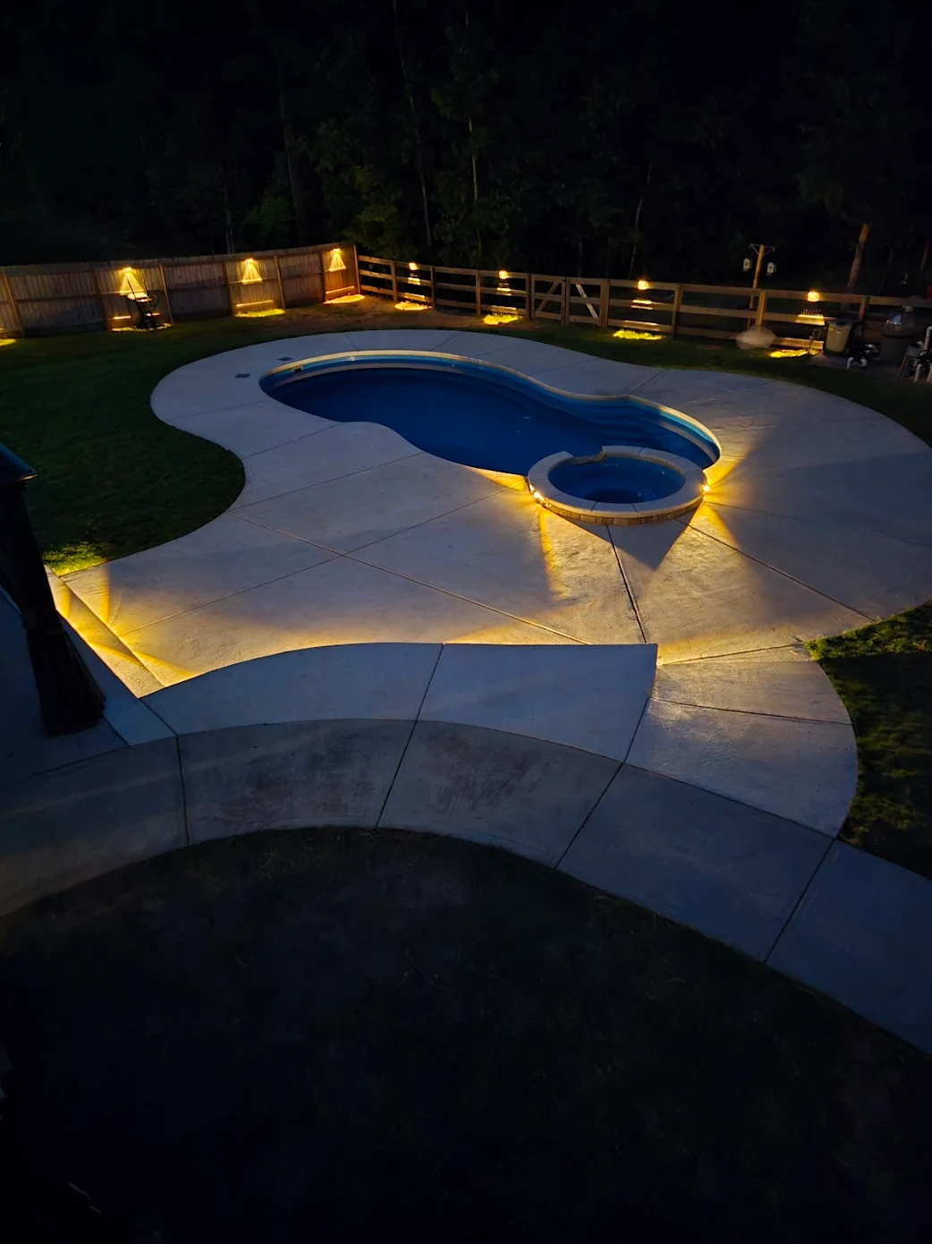 Custom swimming pool construction